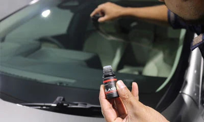 SystemX 窓ガラス専用コーティング剤の塗り込み